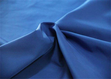 ประเทศจีน ผ้าโพลีเอสเตอร์น้ำหนักเบาผ้าซาตินโพลีเอสเตอร์ 100 สีสันสดใส ผู้ผลิต