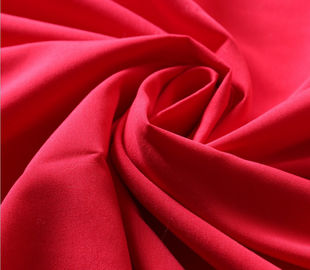 ประเทศจีน 230T สีแดงโพลีเอสเตอร์เรยอนผ้าแปนเด็กซ์ผ้าถักเสื้อสำหรับเสื้อผ้า ผู้ผลิต