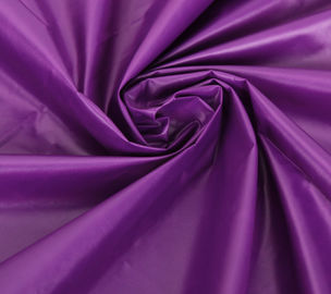 ประเทศจีน ผ้าไนลอน 380T สีม่วง Ripstop ผ้า Taffeta สีสันฉีกขาดได้ ผู้ผลิต