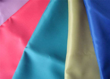 ประเทศจีน ผิวผ้าโพลีเอสเตอร์ทอย้อมสีสันสดใส - เป็นมิตรกับวัสดุซับ ผู้ผลิต
