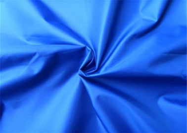 ประเทศจีน ผ้าทอโพลีเอสเตอร์สีฟ้า 190T นับเส้นด้ายผ้าแพรแข็งรู้สึกสบายมือ ผู้ผลิต