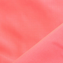 ประเทศจีน ผ้าแพรแข็งไนล่อนสีแดง 350t นับเส้นด้ายลวดลายย้อมสีธรรมดาสำหรับชุดชั้นใน ผู้ผลิต