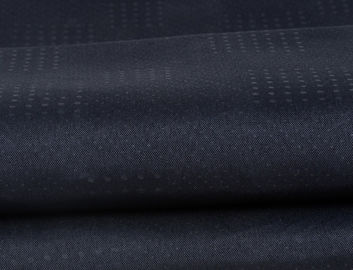 ประเทศจีน ผ้าแพรแข็งโพลีเอสเตอร์สีดำกันน้ำนับเส้นด้าย 20 * 20D สำหรับถุง ผู้ผลิต
